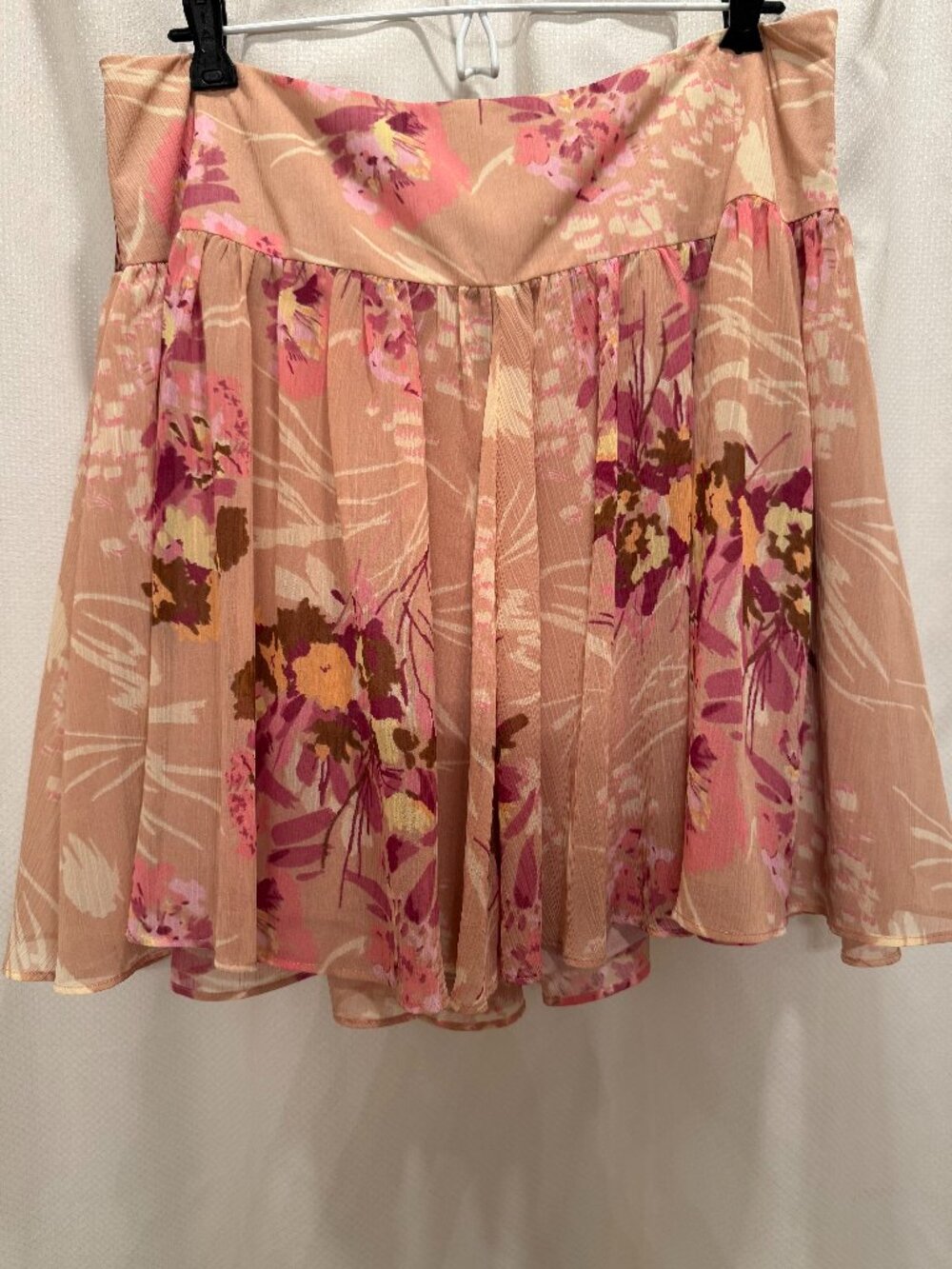 Dressy, floral print mini skirt. Women's size 10